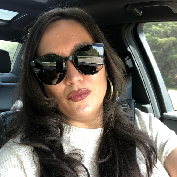 Meet your Posher, Heather - Picture 2 of 12